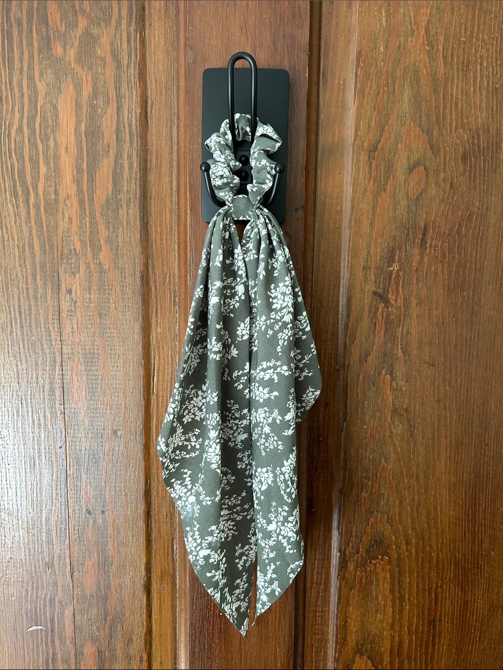 DRY GOODS Green Floral Scarf Scrunchie Set